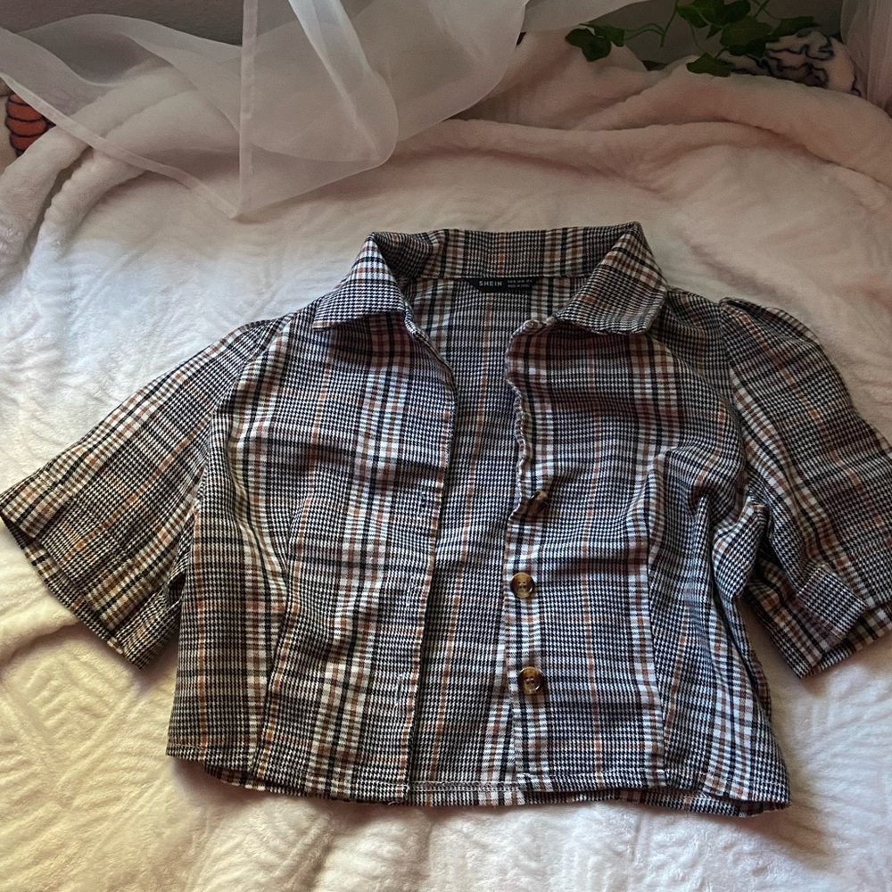 Shein Tweed cropped button down blouse